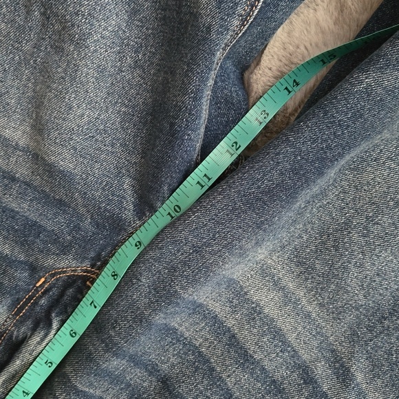 American Eagle Mom Straight Jean, Women's 6 Regular, Great Condition - Picture 4 of 13